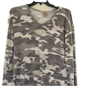 Como Vintage Camo Size Large Top